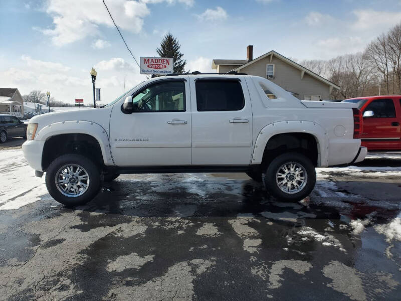 2008 Chevrolet Avalanche for sale at MADDEN MOTORS INC in Peru IN