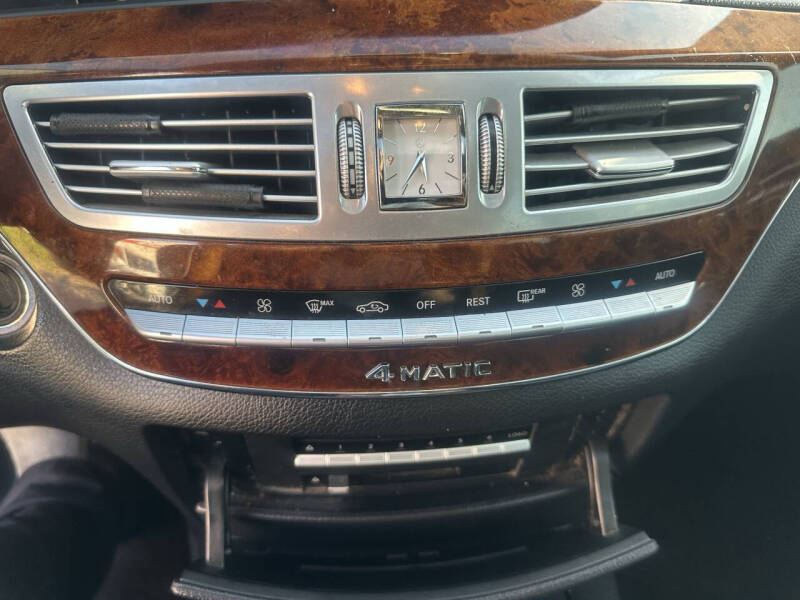 2009 Mercedes-Benz S-Class S 550 4MATIC