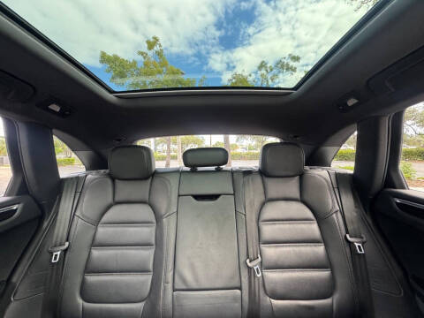 2023 Porsche Macan T