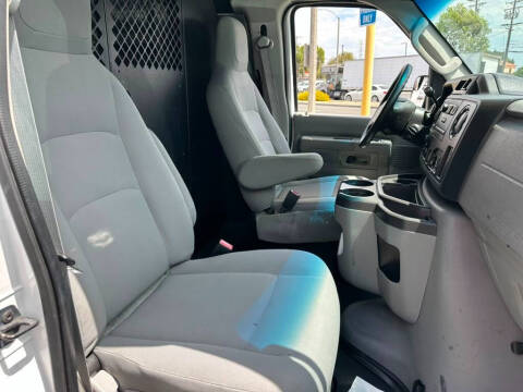 2011 Ford E-Series E-350 SD
