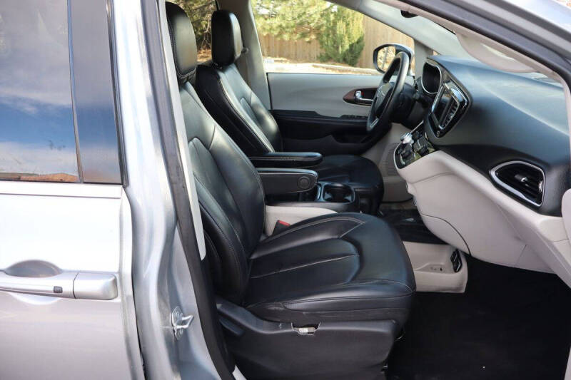 2021 Chrysler Voyager LXi