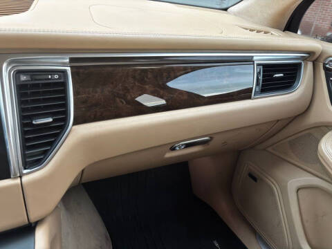 2015 Porsche Macan Turbo