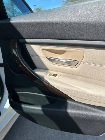 2015 BMW 3 Series 320i