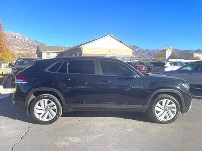 2023 Volkswagen Atlas Cross Sport SE 4Motion