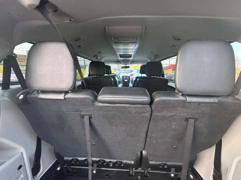 2012 Chrysler Town and Country Touring
