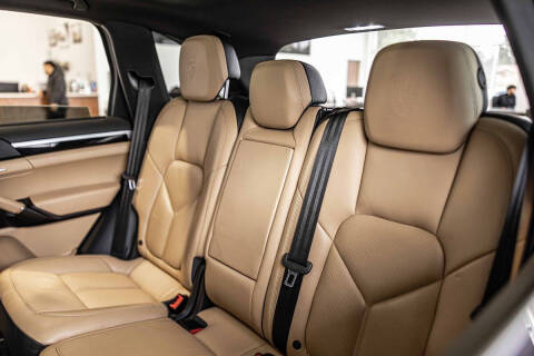 2017 Porsche Cayenne Platinum Edition