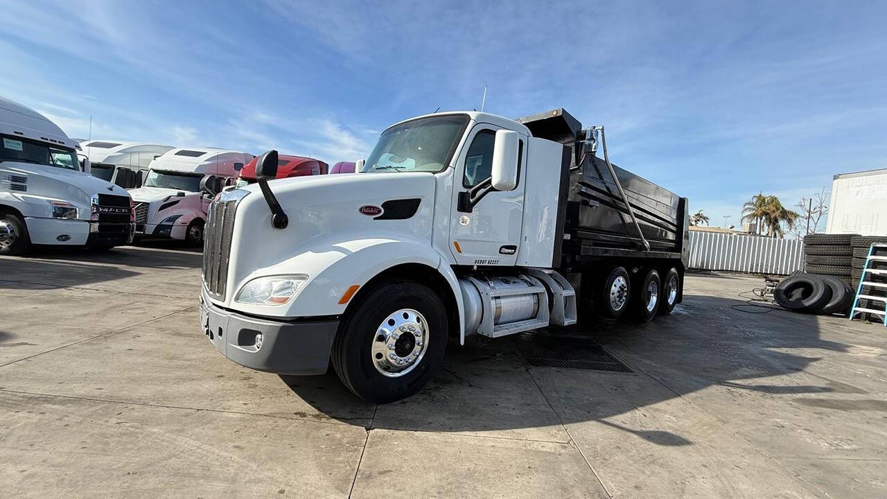 2018 PETERBILT 579 SUPER 10 DUMP TRUCK 18' NEW BODY for sale at KING TRUCK TRAILER SALES in Bakersfield, CA