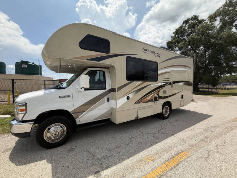 2017 Thor Motor Coach Freedom Elite