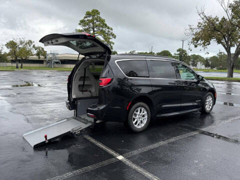 2022 Chrysler Pacifica Touring L