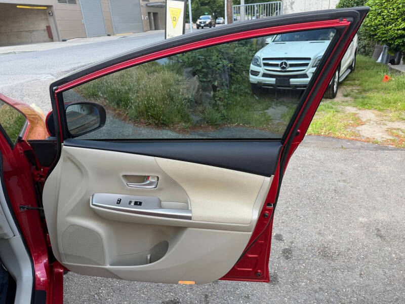 2012 Toyota Prius v Two