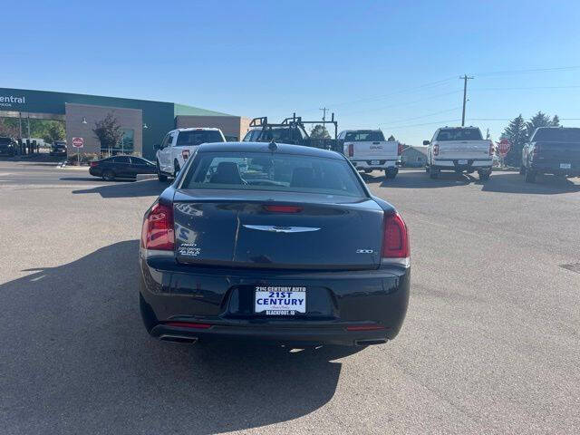 2016 Chrysler 300 S
