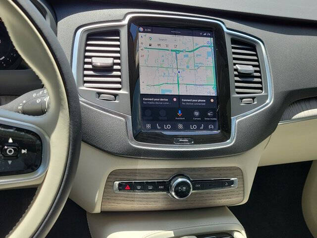 2025 Volvo XC90 B6 Core Bright Theme