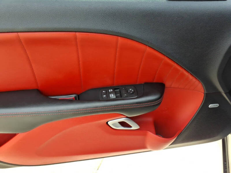 2016 Dodge Challenger R/T Plus Shaker