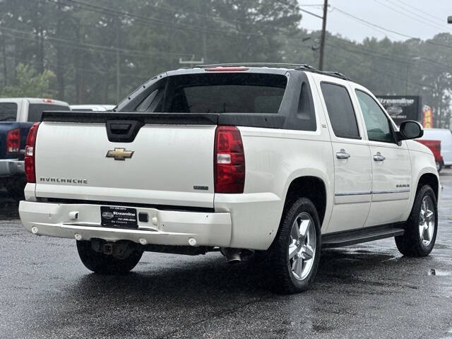 2011 Chevrolet Avalanche LTZ