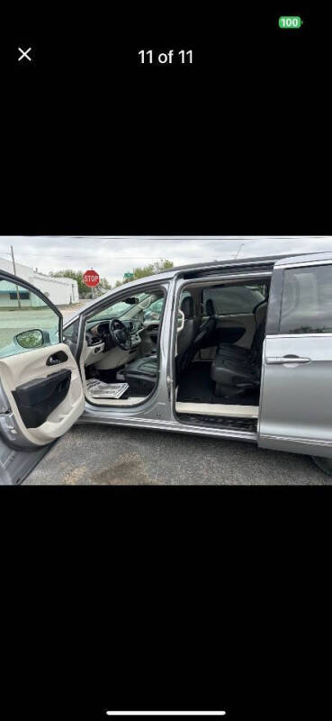 2017 Chrysler Pacifica Touring-L