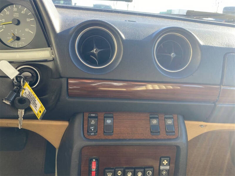 1985 Mercedes-Benz 300-Class 300 D