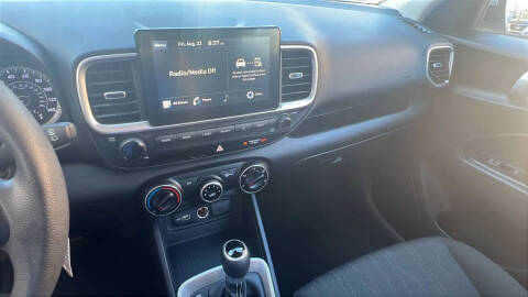 2022 Hyundai Venue SE