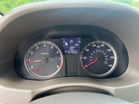2012 Hyundai Accent GLS