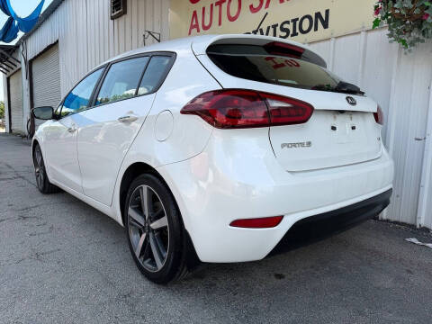 2017 Kia Forte5 EX