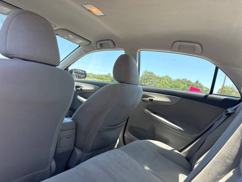 2011 Toyota Corolla LE