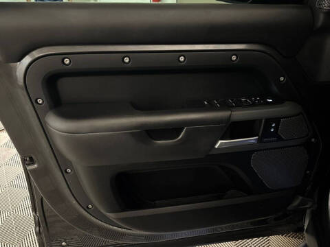 2023 Land Rover Defender 110 X-Dynamic SE