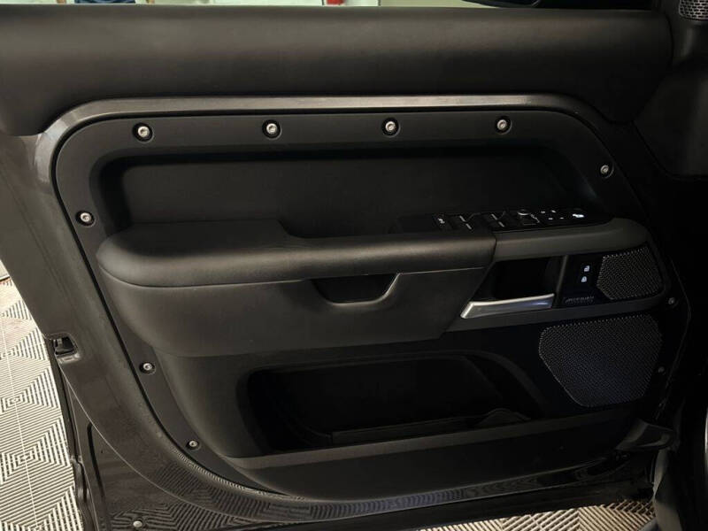 2023 Land Rover Defender 110 X-Dynamic SE