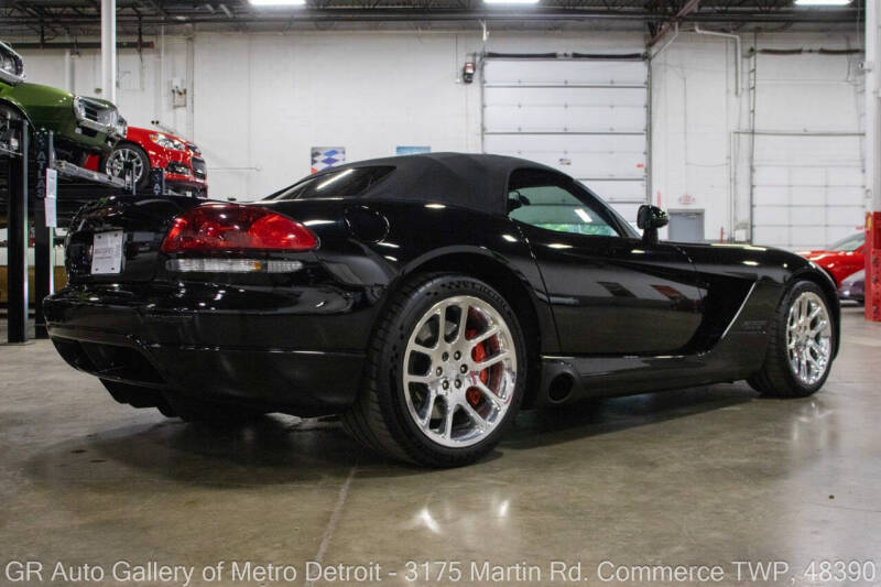 2004 Dodge Viper SRT-10