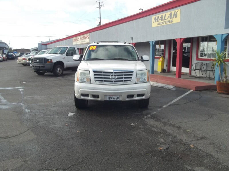 2004 Cadillac Escalade Base photo 3