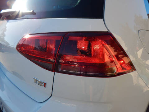 2016 Volkswagen Golf TSI SE