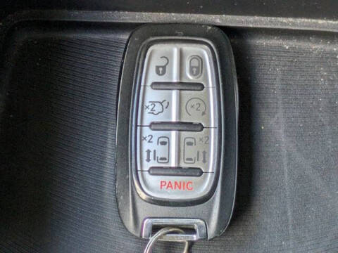 2025 Chrysler Voyager LX