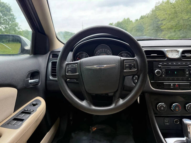 2012 Chrysler 200 LX