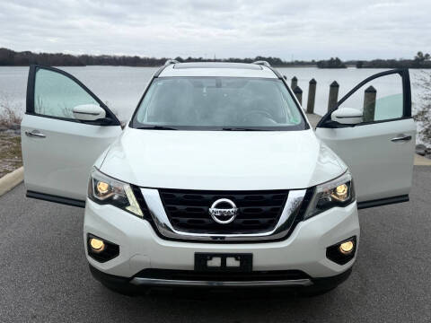2017 Nissan Pathfinder SL