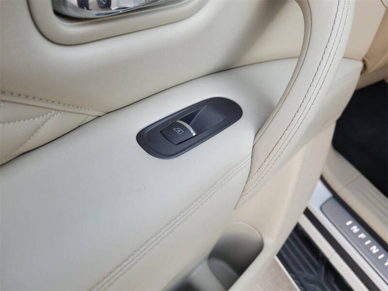 2022 Infiniti QX80 Sensory