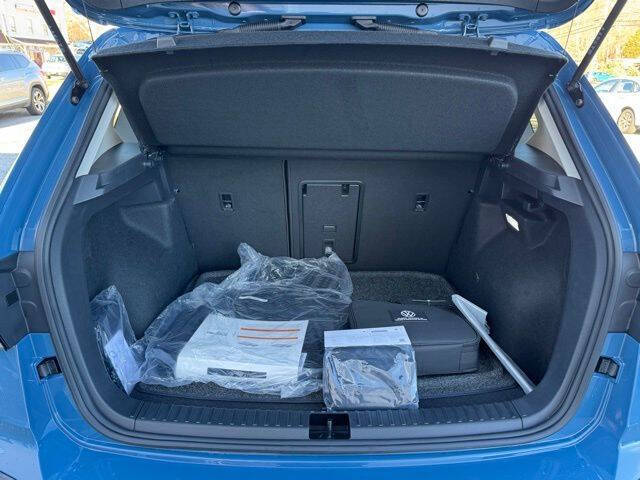 2025 Volkswagen Taos SE 4Motion