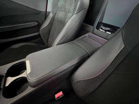 2025 Aston Martin Vantage