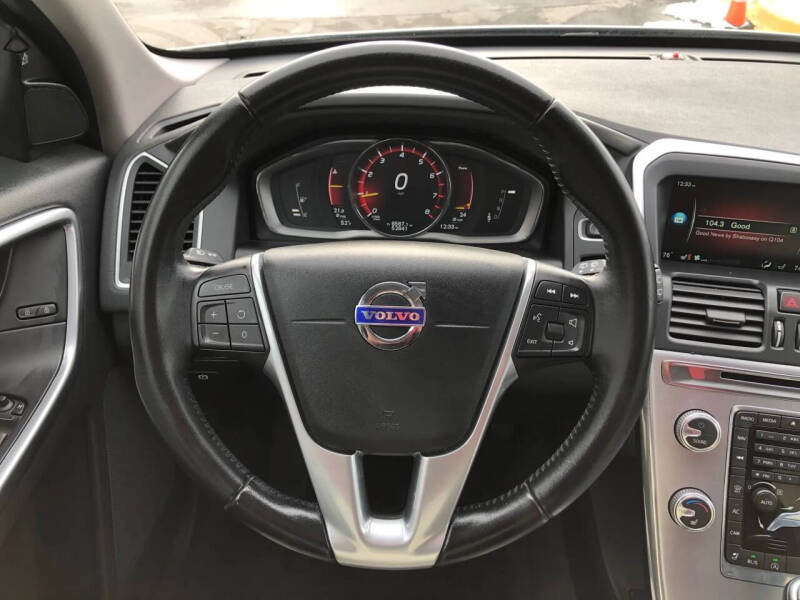 2017 Volvo XC60 T6 Dynamic