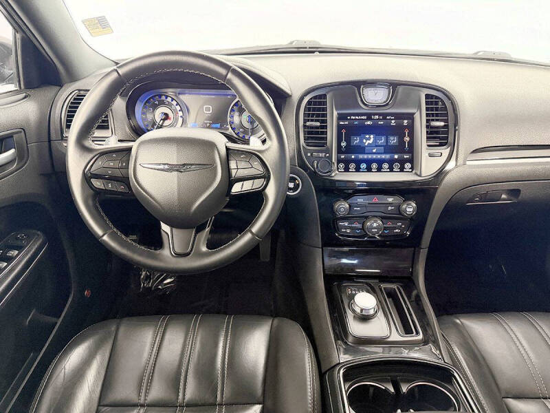 2017 Chrysler 300