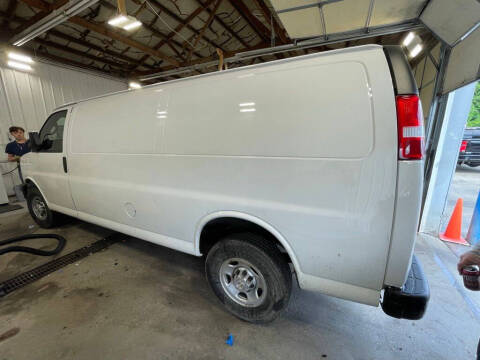 2023 Chevrolet Express 2500