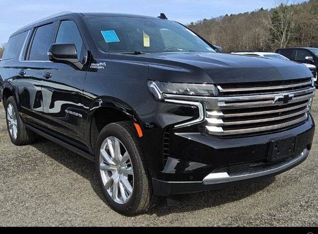 Used 2023 Chevrolet Suburban High Country with VIN 1GNSKGKL0PR228354 for sale in Bloomington, IL
