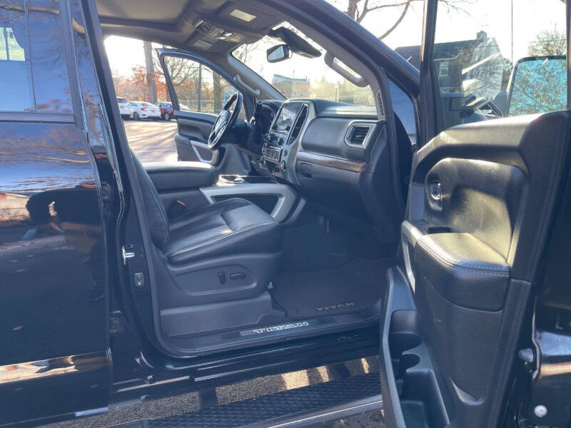 2021 Nissan Titan SL