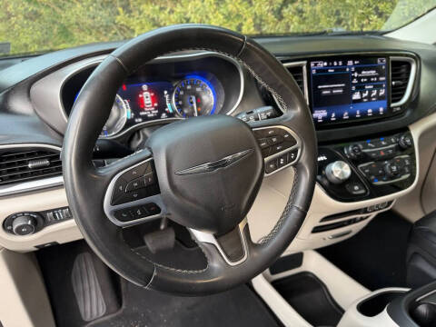 2022 Chrysler Pacifica Touring L