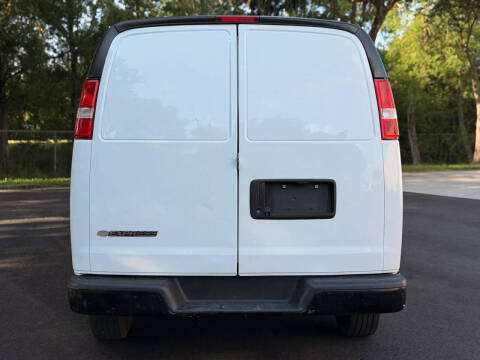 2025 Chevrolet Express 2500