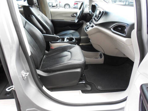 2020 Chrysler Pacifica Touring L