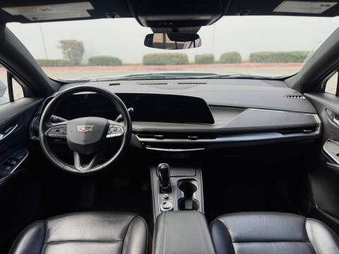 2024 Cadillac XT4 Premium Luxury