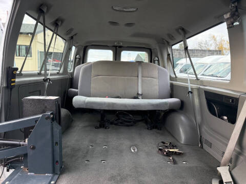 2011 Ford E-Series E-350 SD XLT