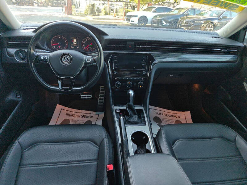 2020 Volkswagen Passat R-Line