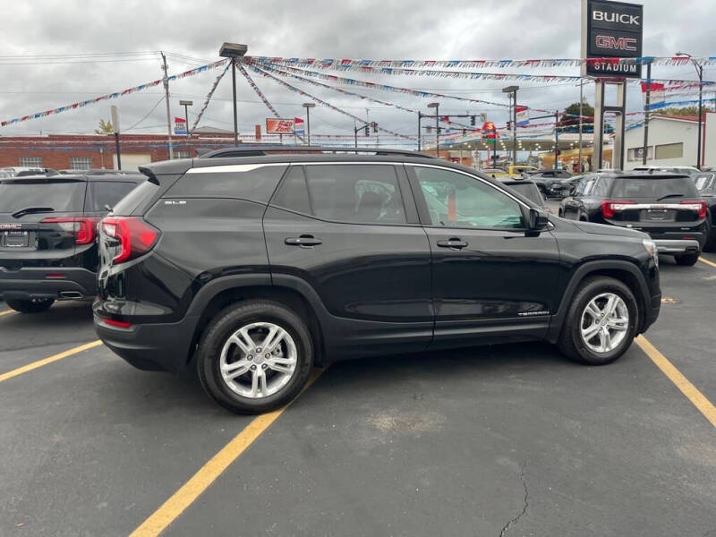 2022 GMC Terrain SLE