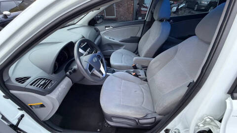 2014 Hyundai Accent GS