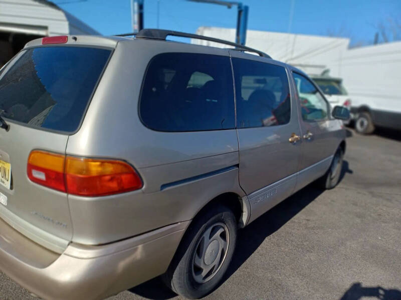 2000 Toyota Sienna