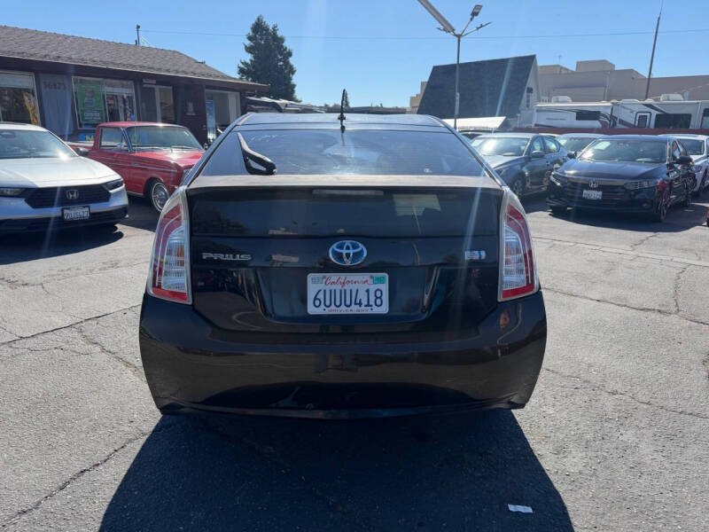 2012 Toyota Prius Two
